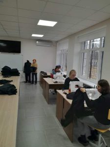 Членкині Теософського відділення «Лайя», м. Кропивницький, плідно співпрацюють з #krophub та волонтерським Центром «ВУЛИК»